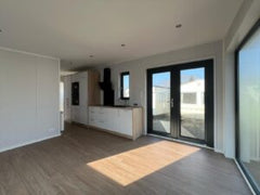 Mobil-Home « Camp II » – Design Scandinave en Bois (Cuisine Équipée & Finitions Haut de Gamme)