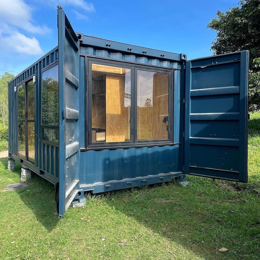 Maison Conteneur Préfabriquée 20′ HC – Module Habitable Isolé (Acier & Laine de Roche)