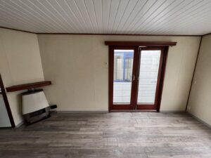 Mobil-Home « Chalet Wood Gray » 10,8 x 3,7m – Design Moderne avec Bow-Window & Double Entrée