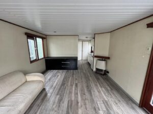 Mobil-Home « Chalet Wood Gray » 10,8 x 3,7m – Design Moderne avec Bow-Window & Double Entrée