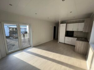Mobil-Home Résidentiel « King I » 12x4m – Hauteur 2,60m & Isolation 20cm (Triple Vitrage)
