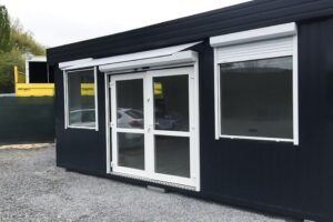 Module Commercial Préfabriqué 29,4 m² (6x4,9m) – Boutique Isolée avec Volets Roulants & Chauffage