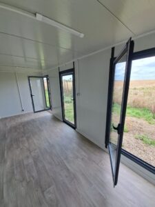 Module Préfabriqué 15 m² « Design » (6x2,5m) – Bureau Vitré Gris Anthracite Isolé