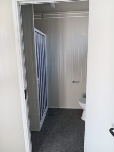 Monobloc Bureau 6m avec Salle d'Eau & Douche – Structure Renforcée Superposable avec Climatisation
