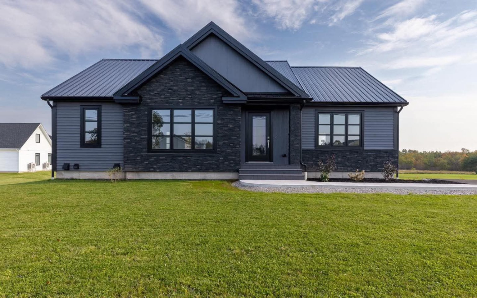040740F2-ECB5-42D8-9880-02B21574CBF6.jpeg Maison Modulaire NextGen – Modèle ATLANTIC 120 (120 m² | 4 Chambres & Garage) – Image 1